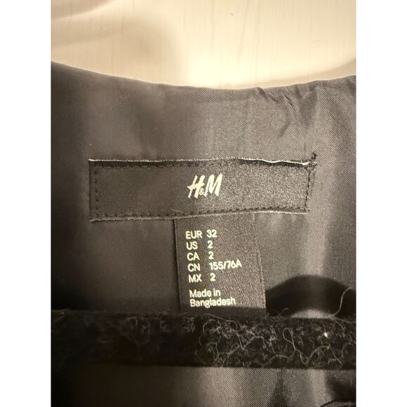 H&M Black Flowy Blazer Size 2 - Picture 3 of 3